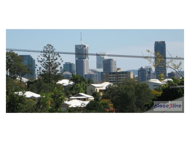 16 HALL AVE, Norman Park QLD 4170