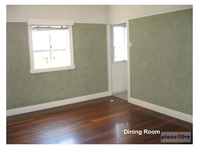 16 HALL AVE, Norman Park QLD 4170