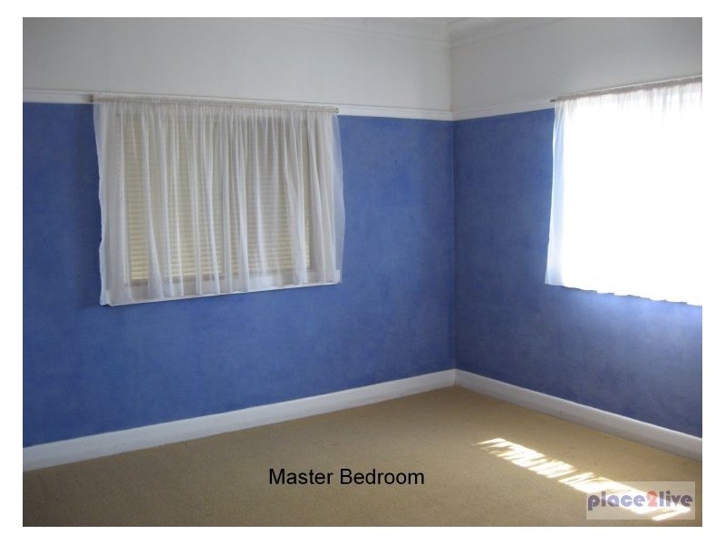 16 HALL AVE, Norman Park QLD 4170