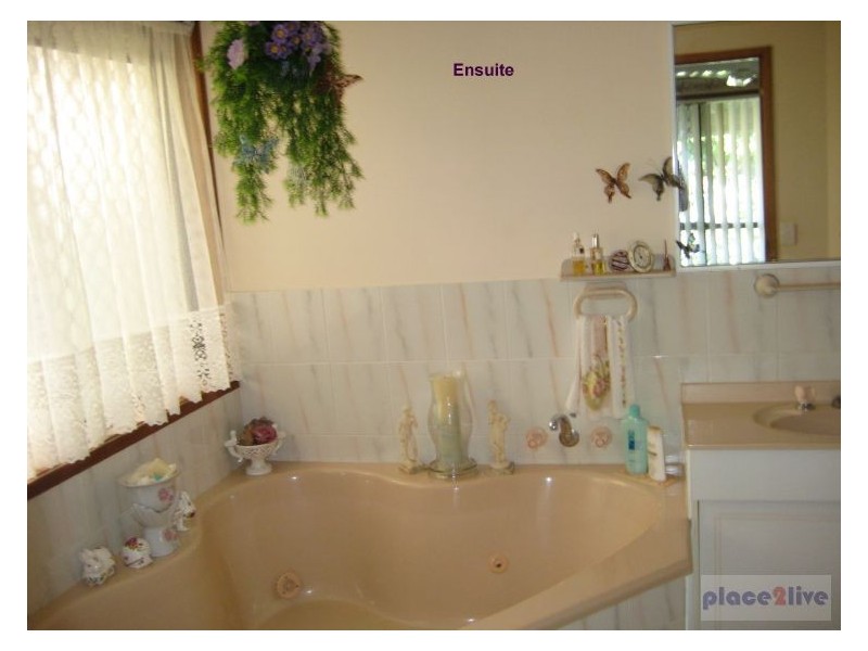 60 TEASDALE DVE, Nerang QLD 4211