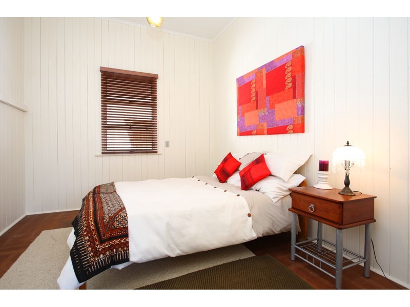 97 WATERWORKS RD, Ashgrove QLD 4060