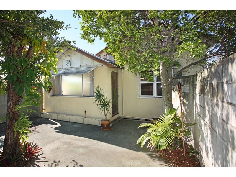 97 WATERWORKS RD, Ashgrove QLD 4060