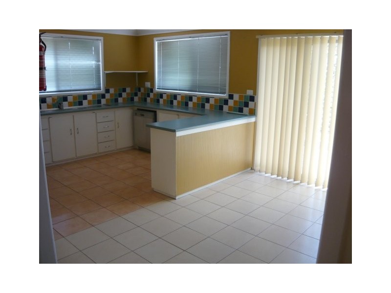 Avenell Heights QLD 4670