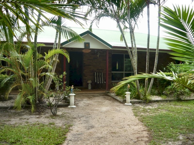 Moore Park Beach QLD 4670