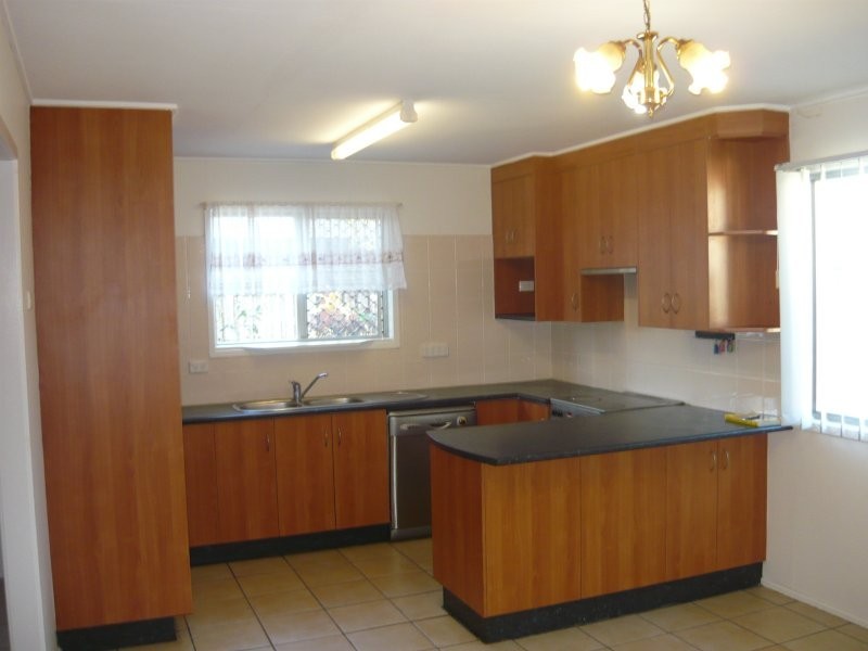 Avenell Heights QLD 4670