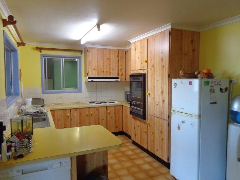 13 Cortes Drive, Thabeban QLD 4670