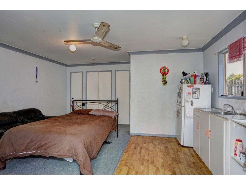 10 Burns Street, Burnett Heads QLD 4670