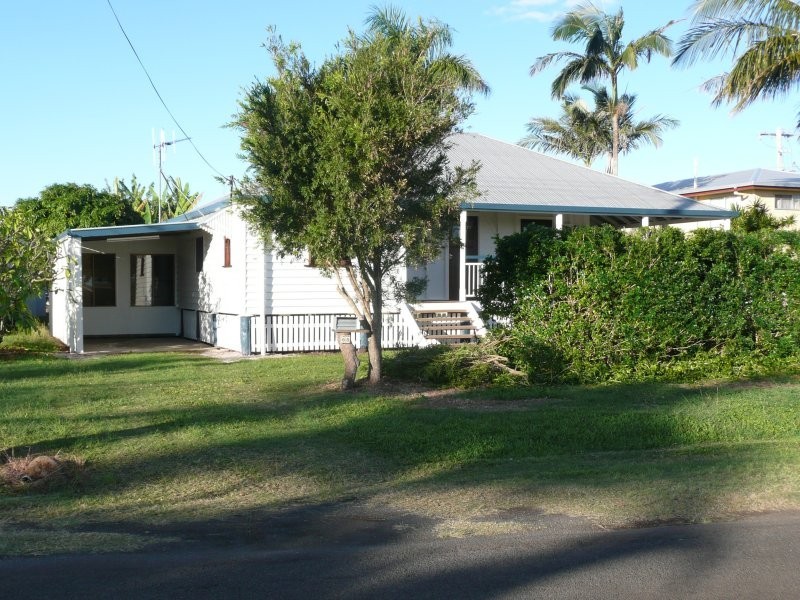 68 Welch Street, Elliott Heads QLD 4670