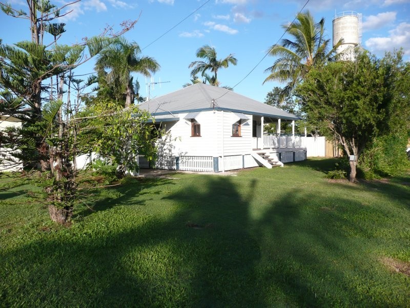 68 Welch Street, Elliott Heads QLD 4670