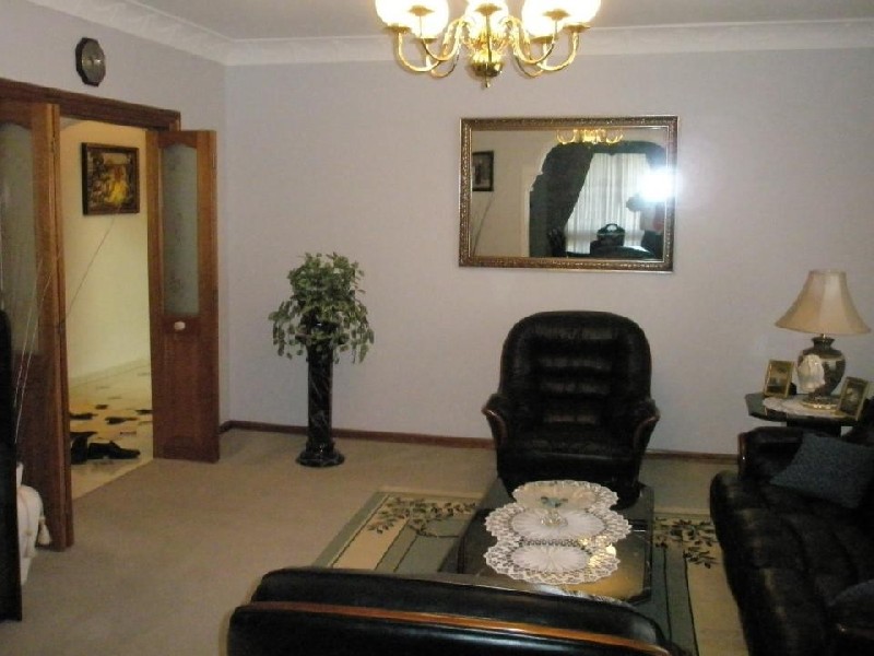 4 HISHION PLACE, Georges Hall NSW 2198