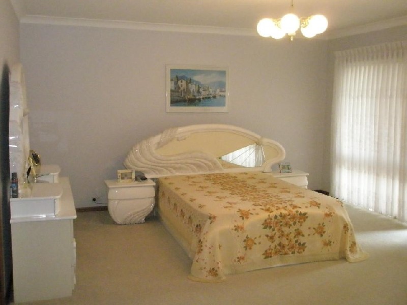 4 HISHION PLACE, Georges Hall NSW 2198