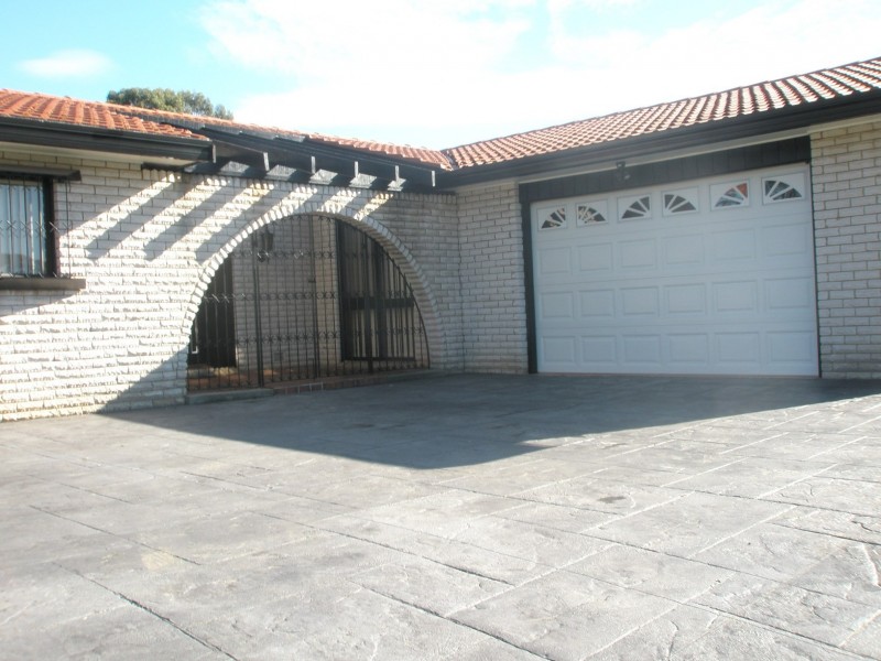 36 BARRATT AVENUE, Camden South NSW 2570