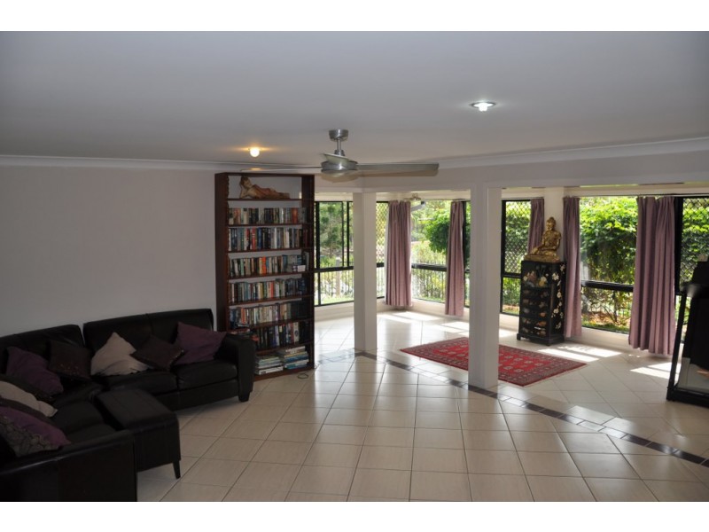 31 Sandpiper Avenue, North Lakes QLD 4509