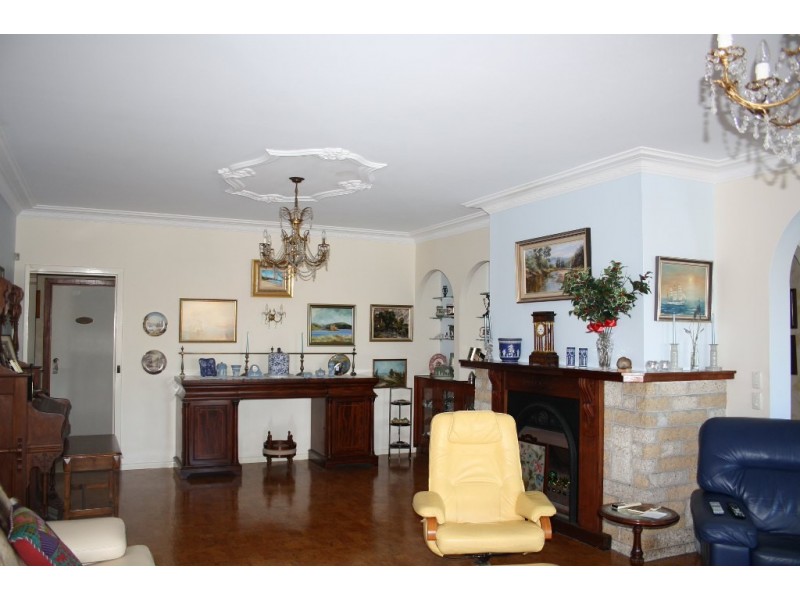 4-6 Merrimac, Broadbeach Waters QLD 4218