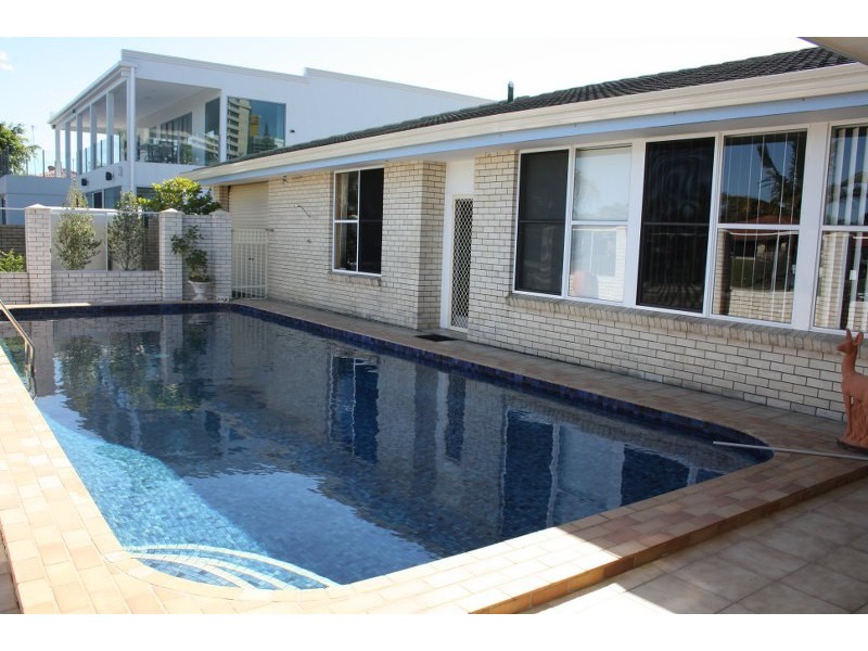 4-6 Merrimac, Broadbeach Waters QLD 4218
