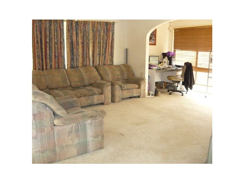 5 Carwell Avenue, Petrie QLD 4502