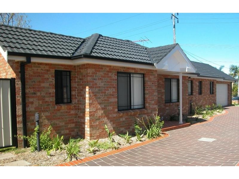 9 Wattle Street, Peakhurst NSW 2210