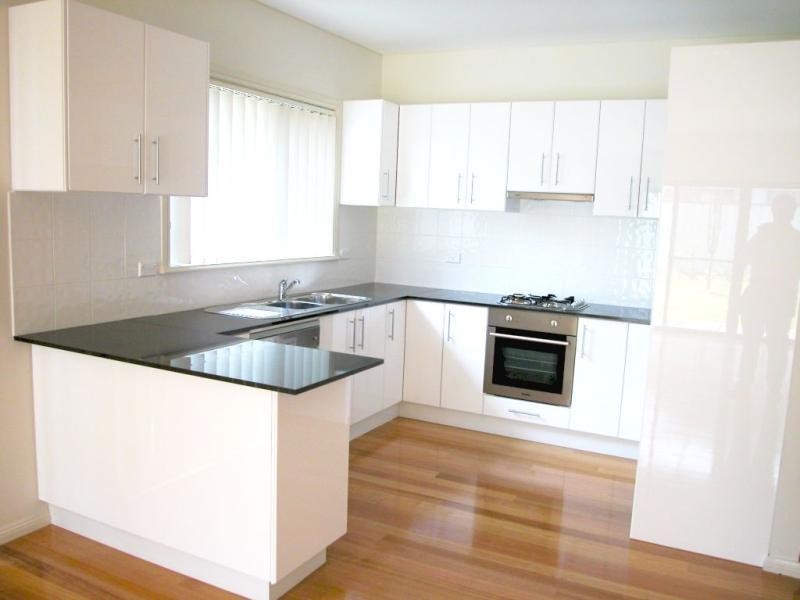 9 Wattle Street, Peakhurst NSW 2210