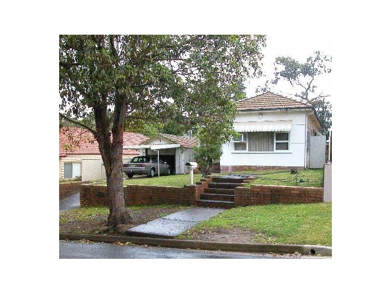 43 Lawrence Street, Peakhurst NSW 2210