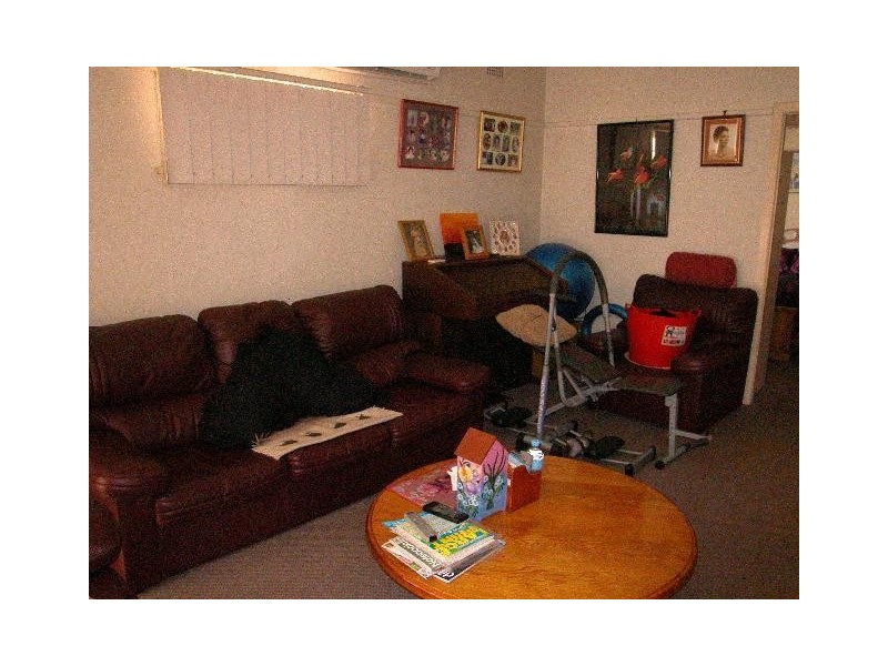 43 Lawrence Street, Peakhurst NSW 2210