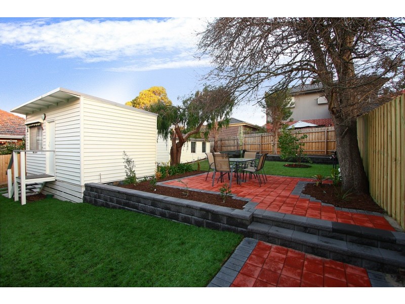 16 Ivanhoe Grove, Malvern East VIC 3145