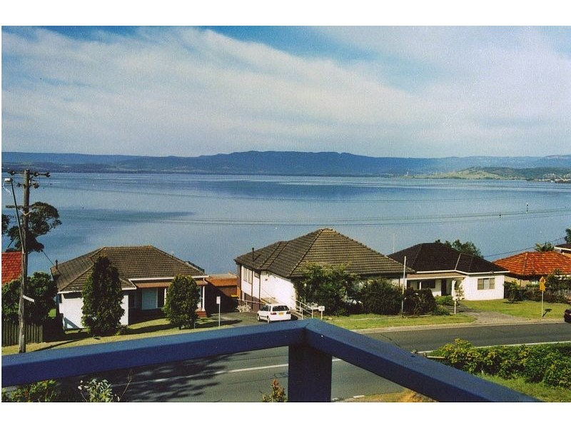 55 Buena Vista Avenue, Lake Heights NSW 2502