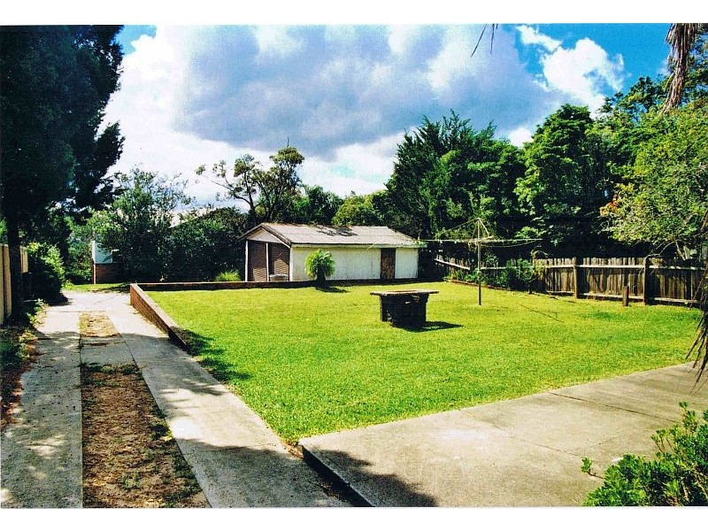 9 Abbott Road, Heathcote NSW 2233