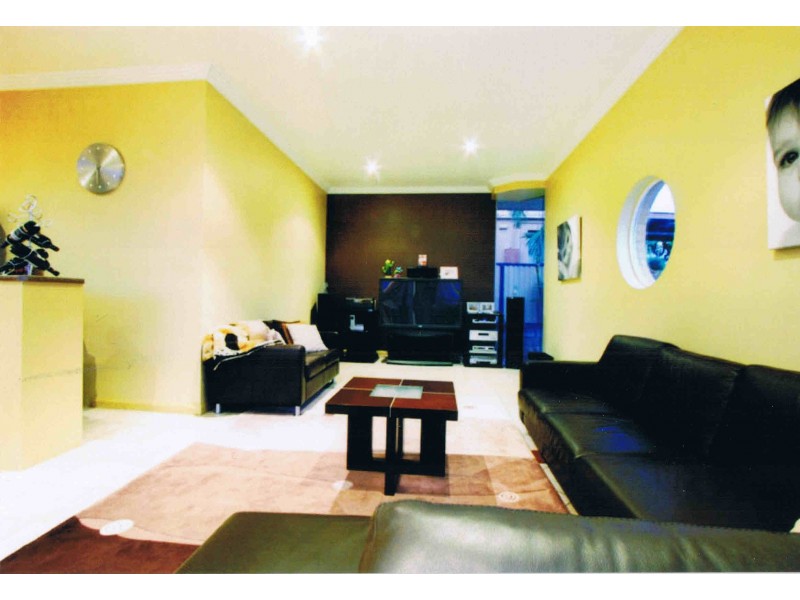 308 Flagstaff Road, Lake Heights NSW 2502