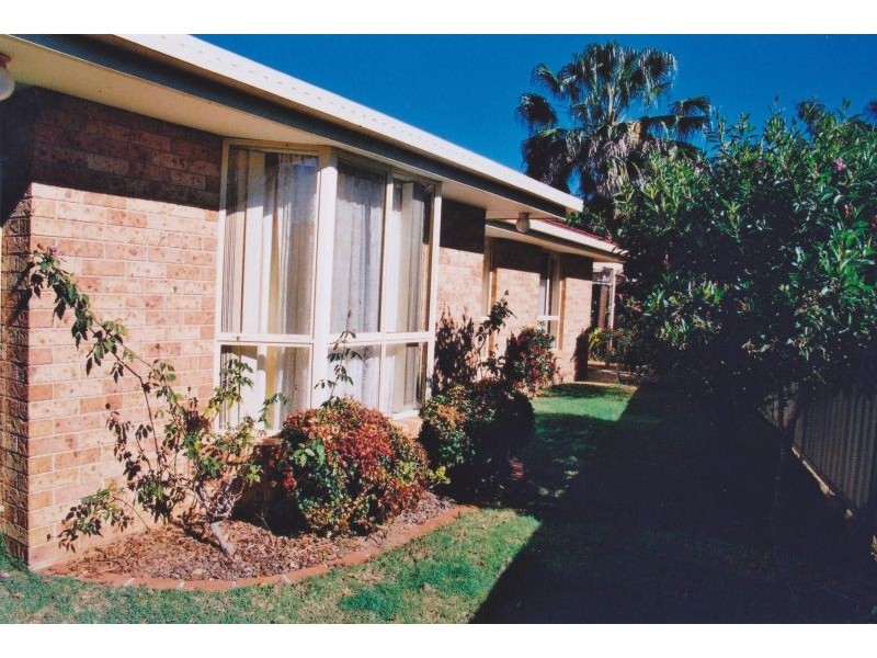 2/15 Cocos Crescent, Forster NSW 2350