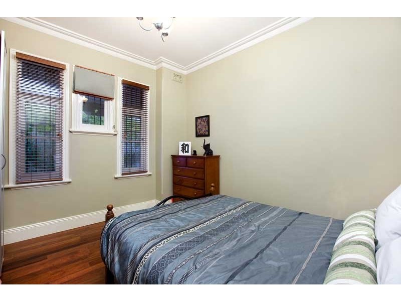 1 Walenore Avenue, Newtown NSW 2042