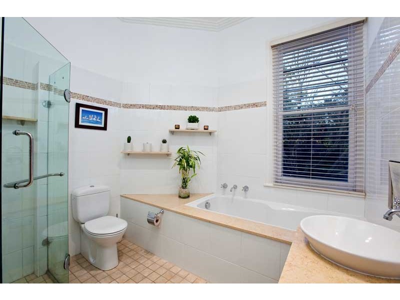 1 Walenore Avenue, Newtown NSW 2042