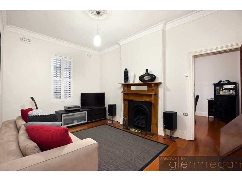 8 John Street, Tempe NSW 2044