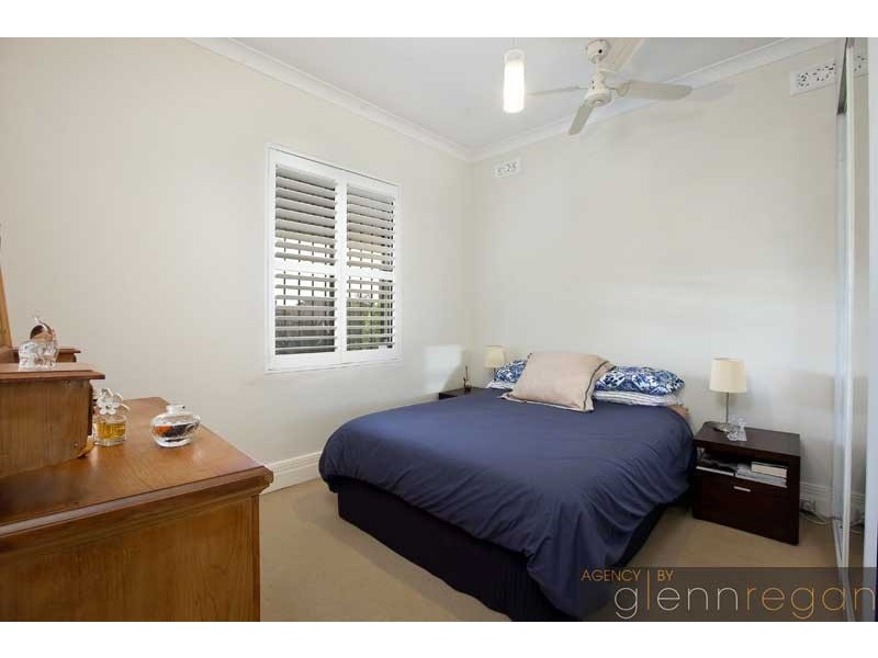 8 John Street, Tempe NSW 2044