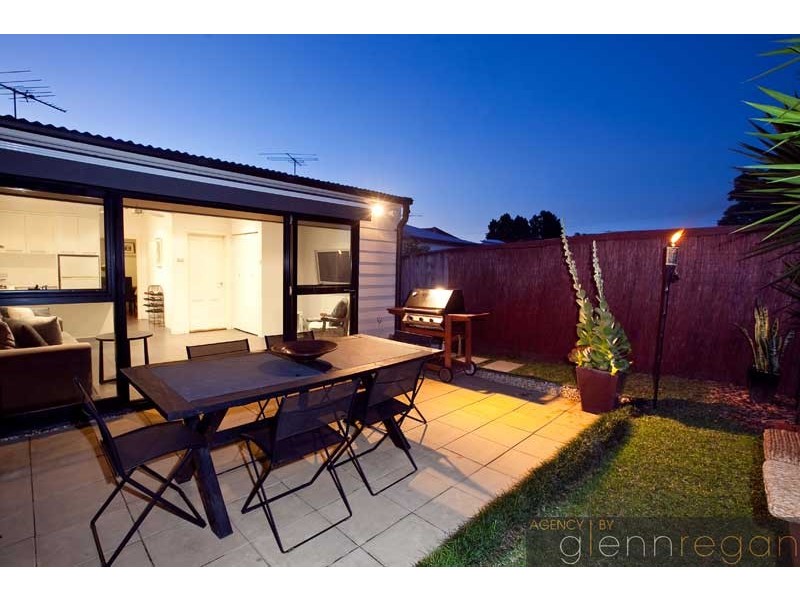 8 John Street, Tempe NSW 2044