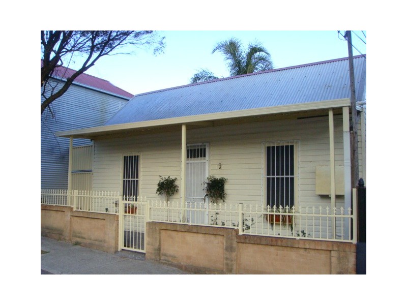 9 Young Street, Tempe NSW 2044