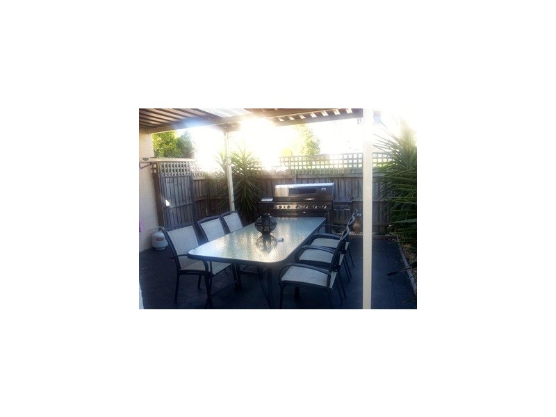 2/18-20 Glenfield Drive, Currans Hill NSW 2567