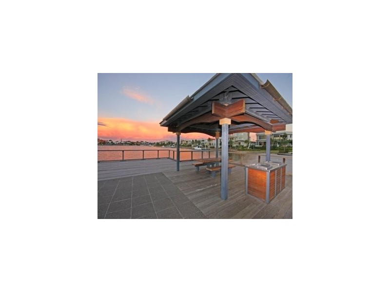 1 Grenada Way, Kawana Island QLD 4575