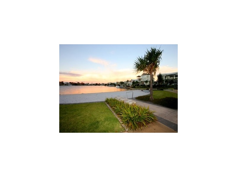 1 Grenada Way, Kawana Island QLD 4575