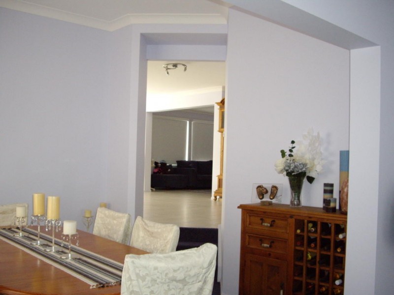 25 Fairmont av, Baulkham Hills NSW 2153