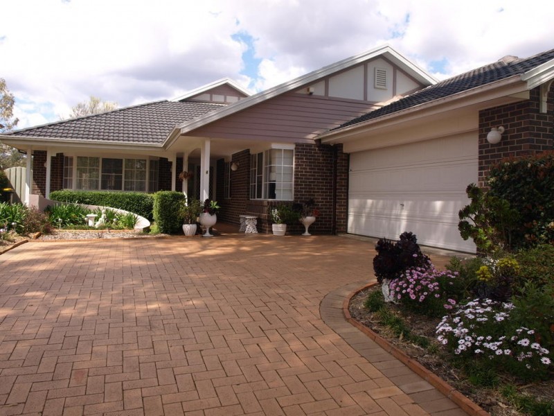 4 Cressy av, Beaumont Hills NSW 2155