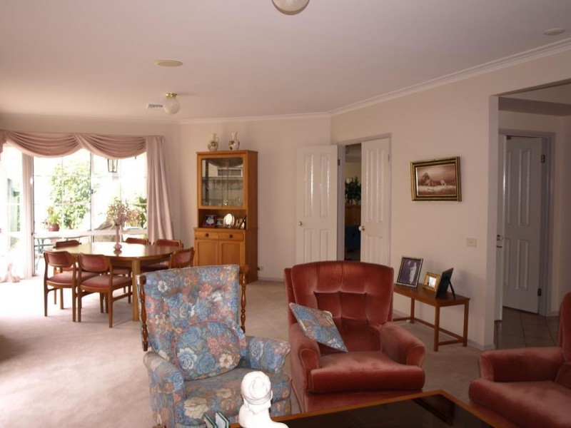 4 Cressy av, Beaumont Hills NSW 2155