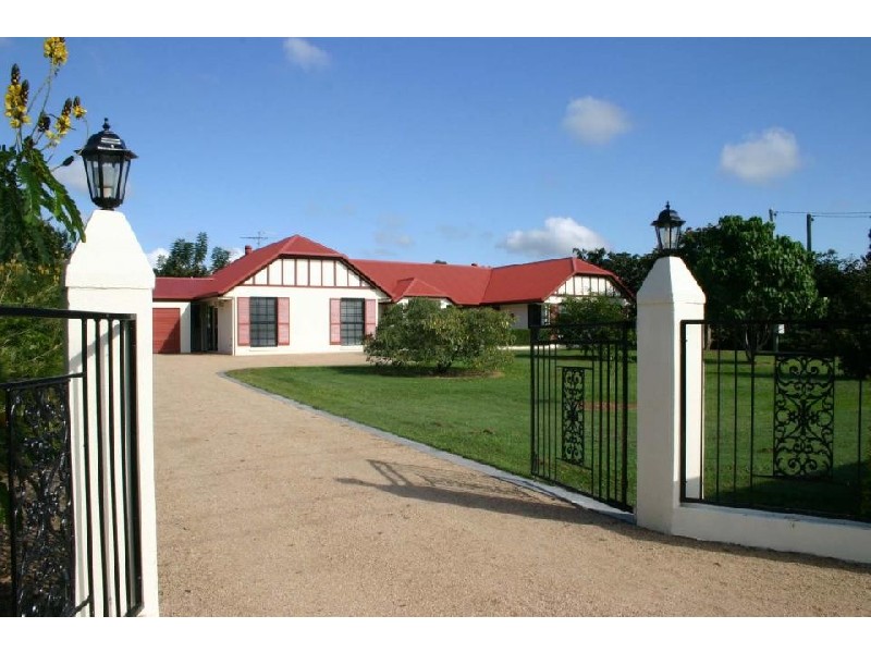 15 cook, Glass House Mountains QLD 4518