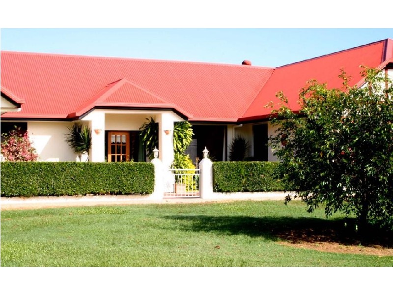 15 cook, Glass House Mountains QLD 4518