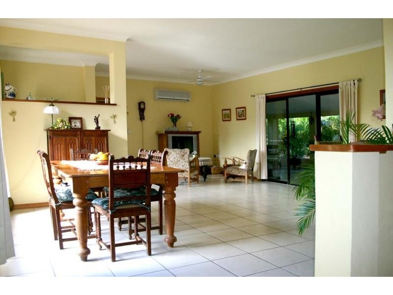 15 cook, Glass House Mountains QLD 4518