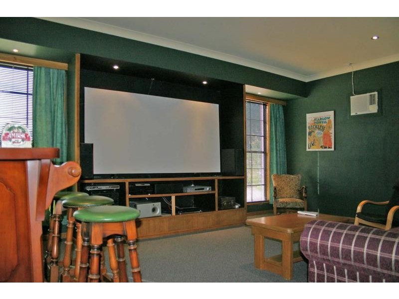 15 cook, Glass House Mountains QLD 4518