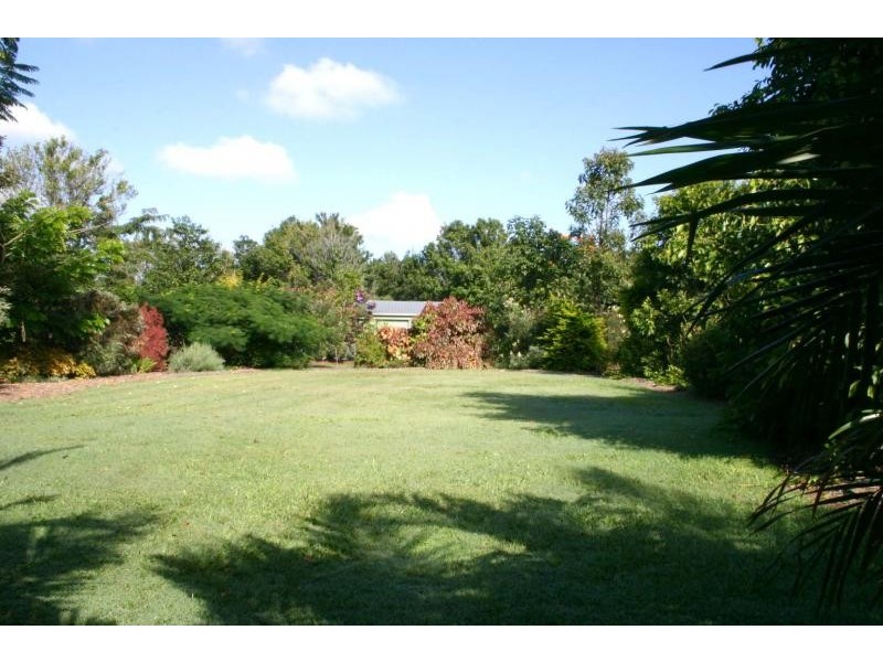 15 cook, Glass House Mountains QLD 4518