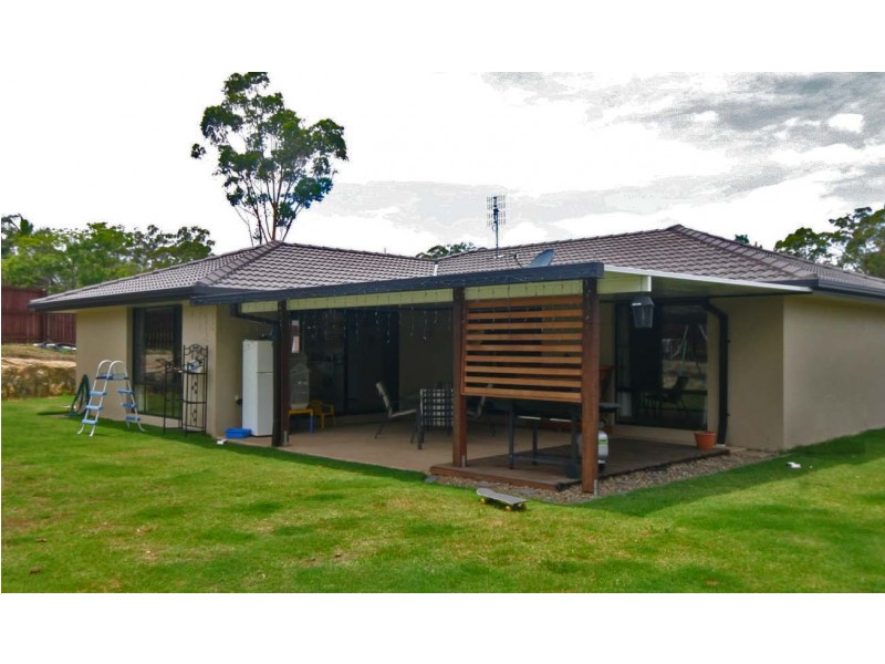 18 Coolamon Crescent, Beerwah QLD 4519