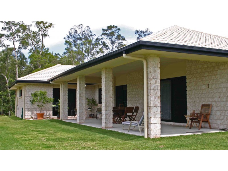 90 Allan Avenue, Glass House Mountains QLD 4518