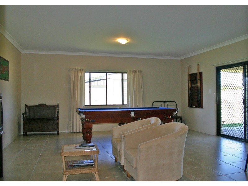 90 Allan Avenue, Glass House Mountains QLD 4518