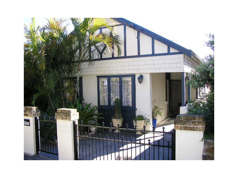 12 ARTHUR STREET, Fairlight NSW 2094